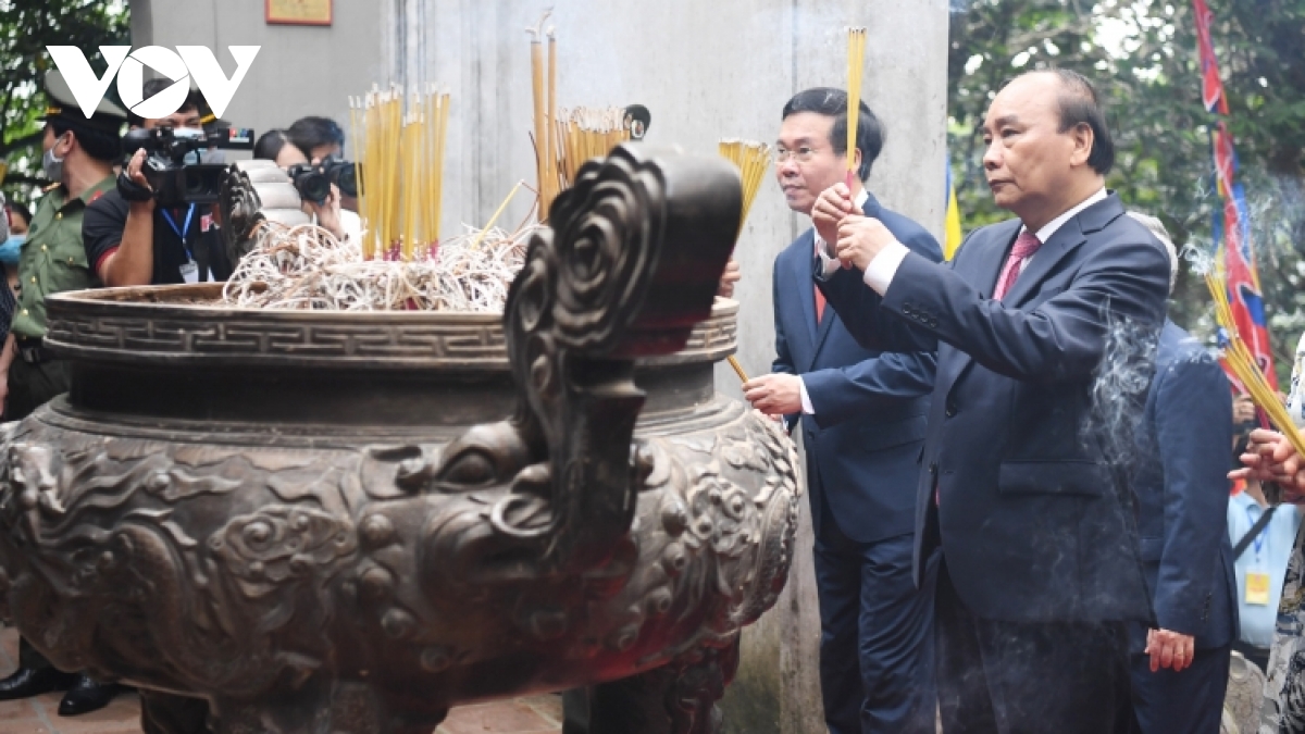 State President commemorates Hung Kings